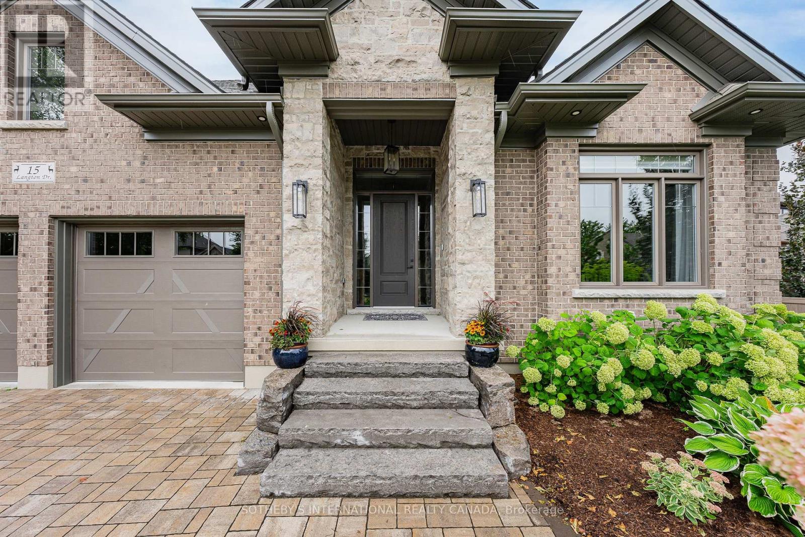 15 LANGTON DRIVE, Kitchener — photo 5