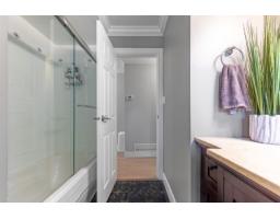 14917 92 Avenue, Surrey, BC V3R1B9 Photo 8