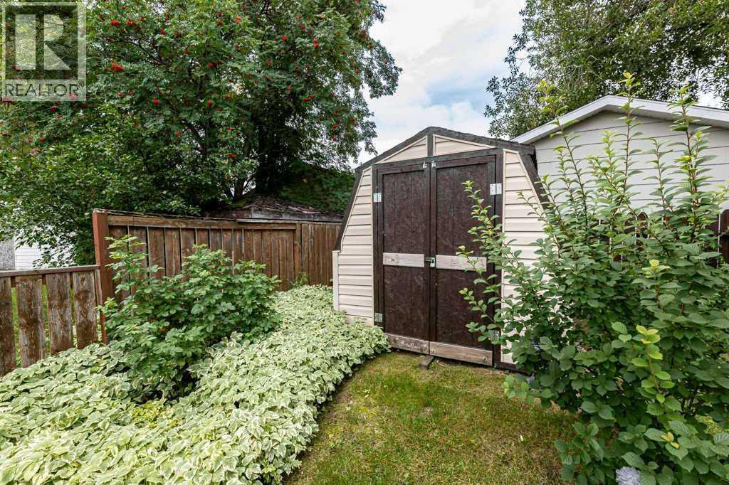 25 Valley Crescent - 33