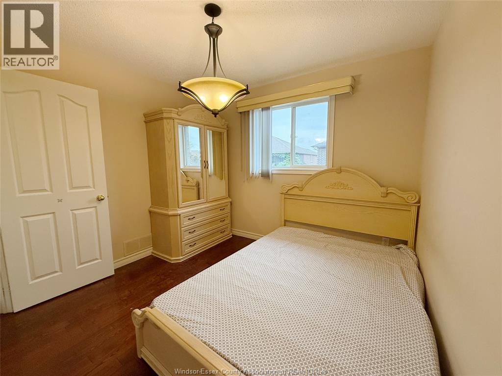 546 COMPTON COURT, Windsor — photo 7