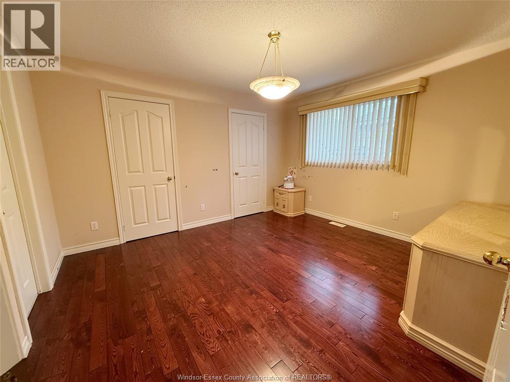 546 COMPTON COURT, Windsor — photo 8