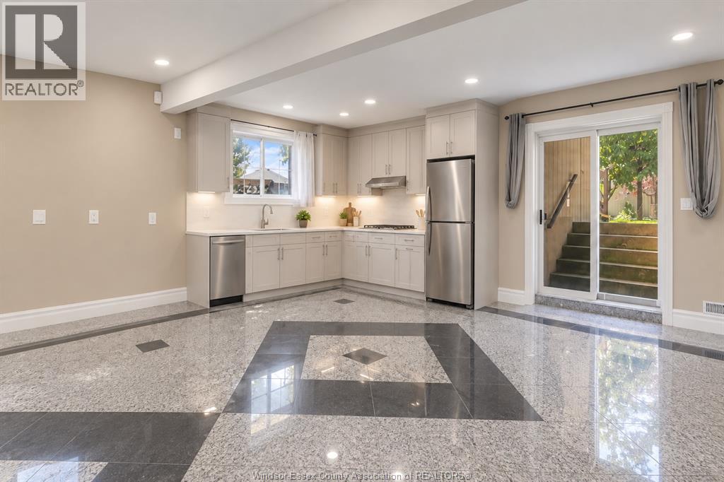 1377 GIRARD DRIVE - 29
