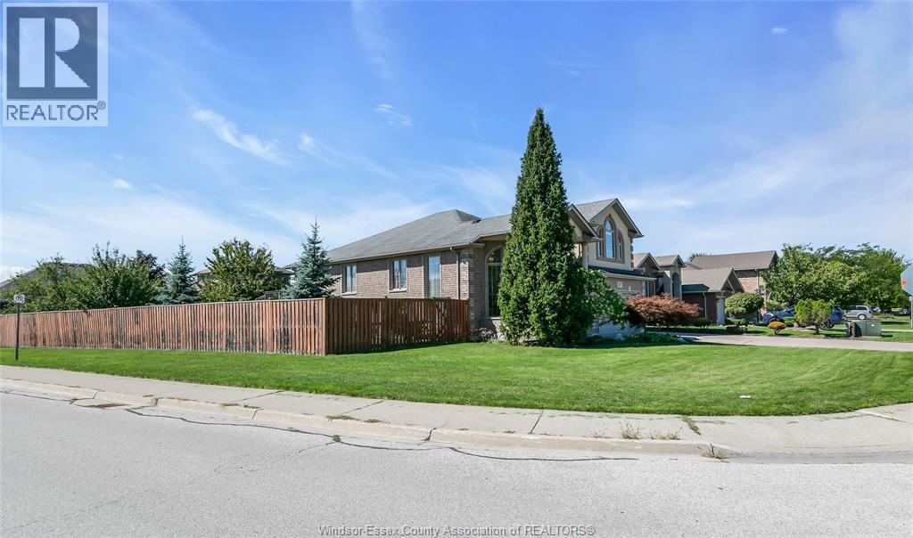 1377 GIRARD DRIVE, Lakeshore — photo 3