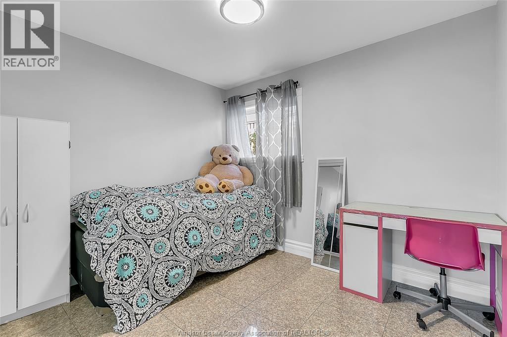 1377 GIRARD DRIVE - 32