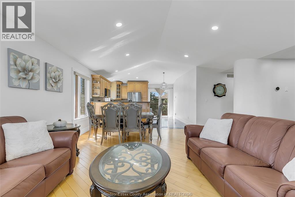 1377 GIRARD DRIVE, Lakeshore — photo 9
