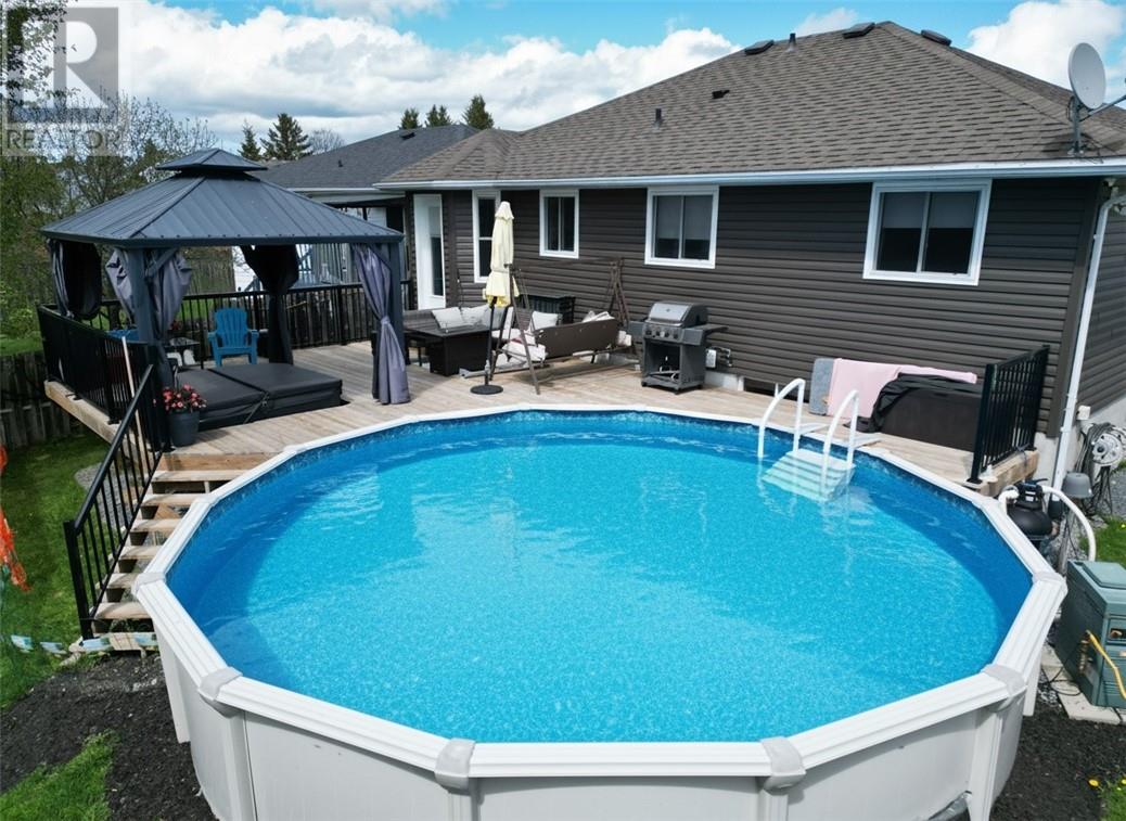 4343 Chateau Crescent - 34