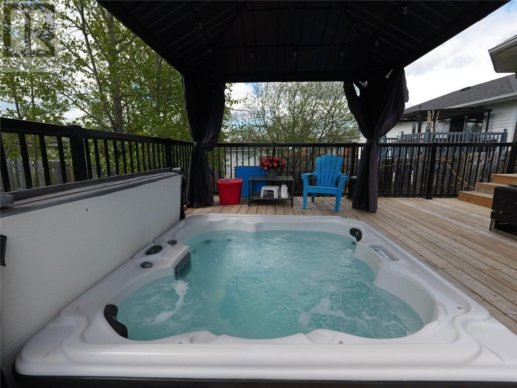 4343 Chateau Crescent - Image 36