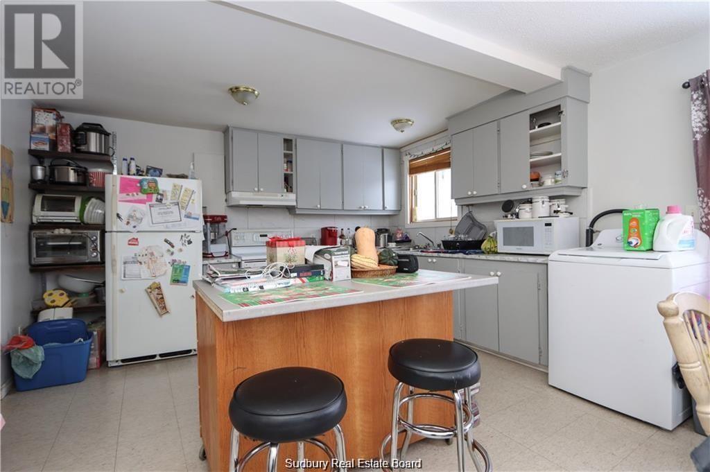 1663 Wendy Street - Image 39
