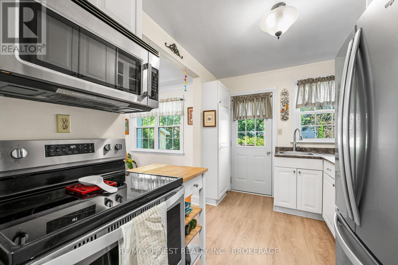 15 ALEXANDER STREET - Image 10
