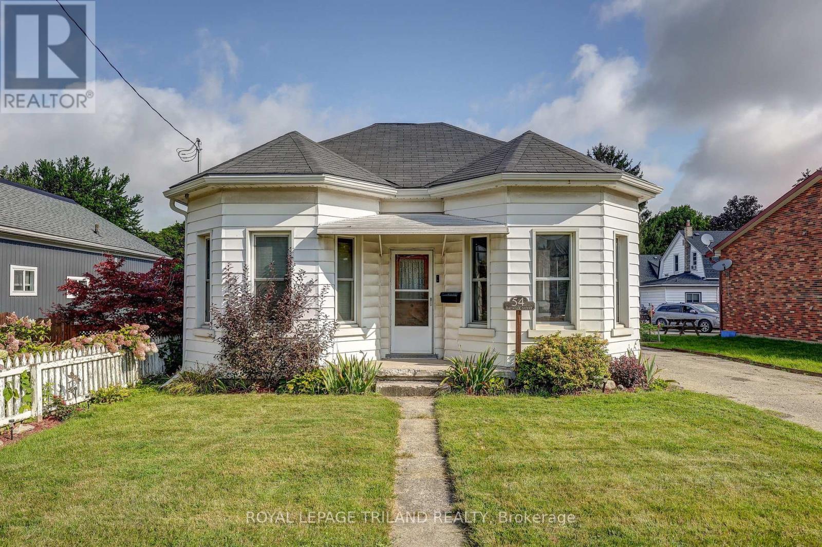 54 BARWICK STREET, St. Thomas
