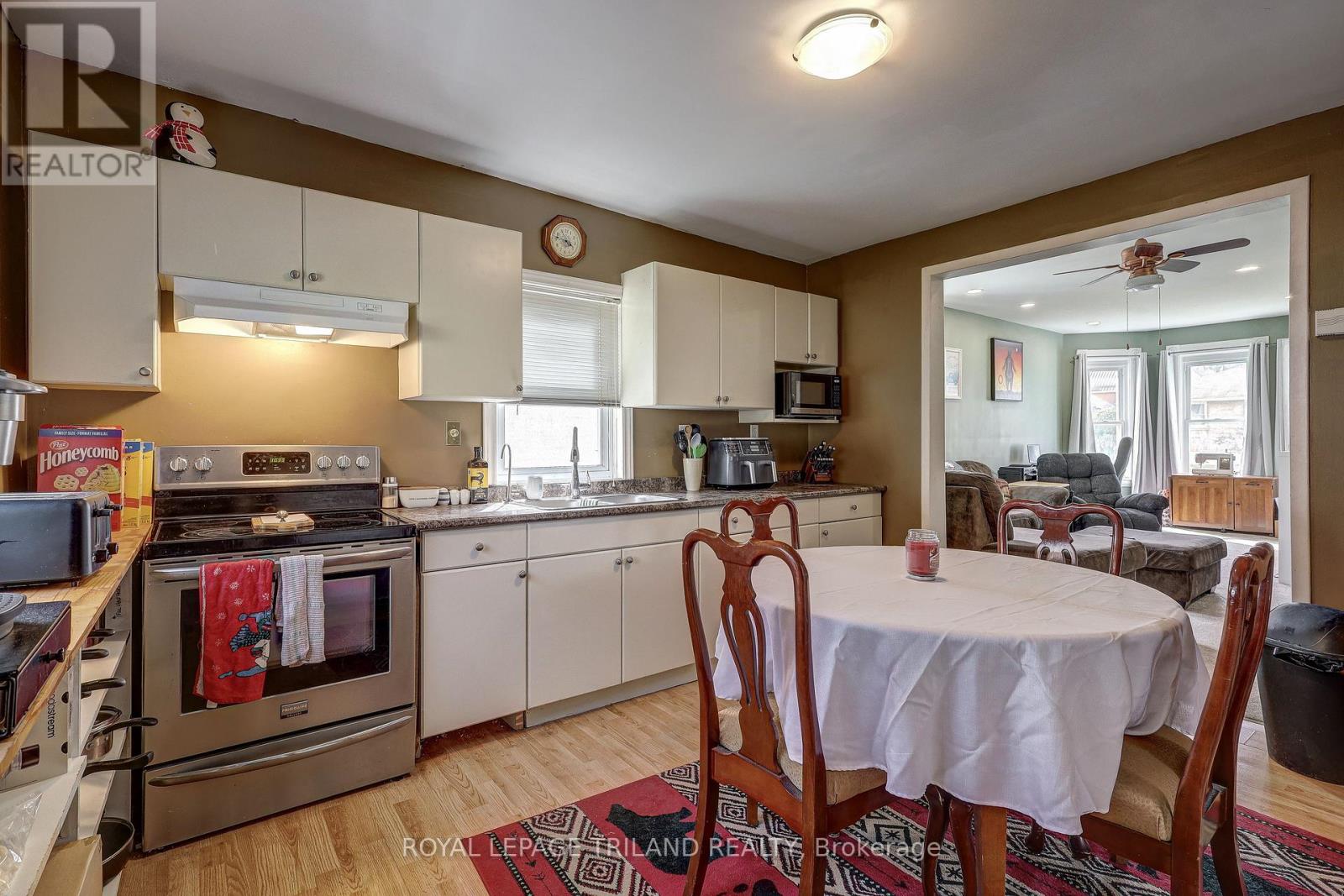 54 BARWICK STREET - 34