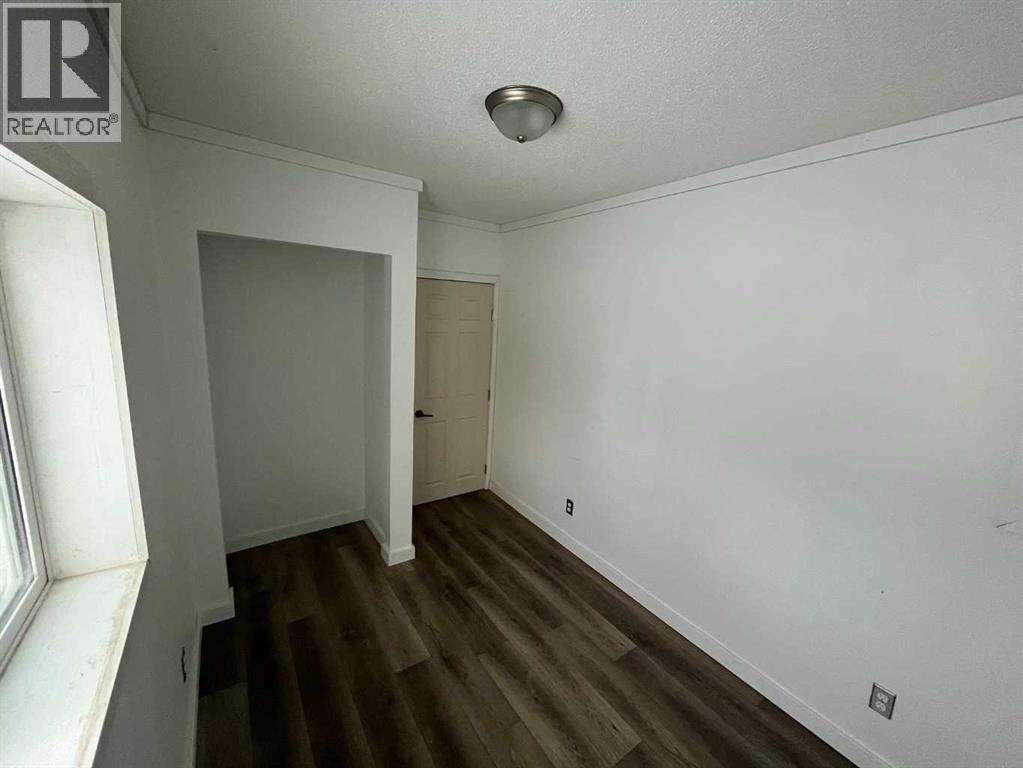 10104 99 Street - 15