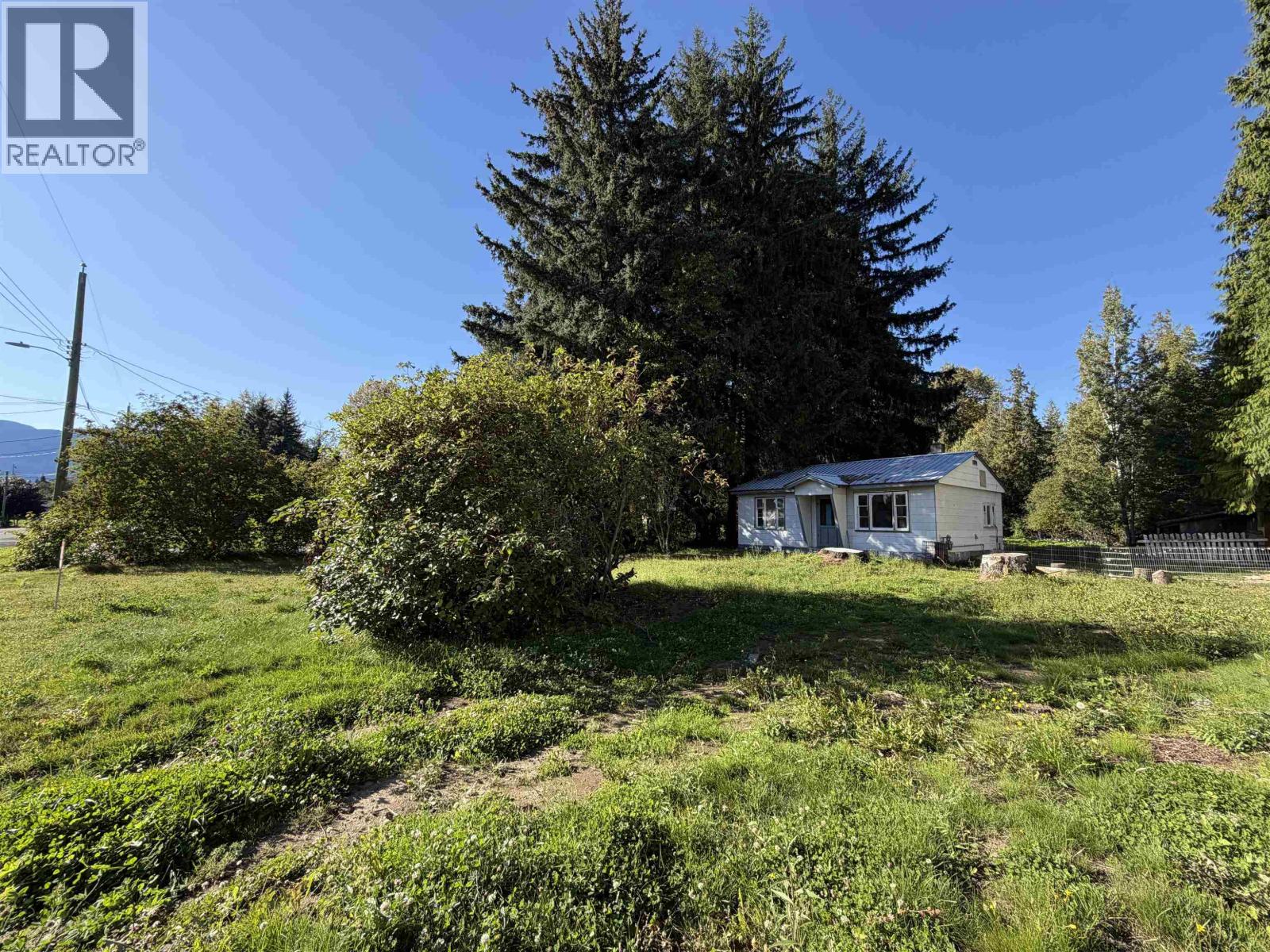 5112 MEDEEK AVENUE - 1