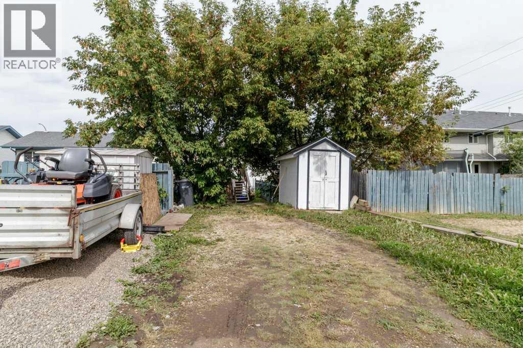 5015 48 Avenue - 21
