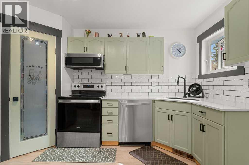5015 48 Avenue - 5