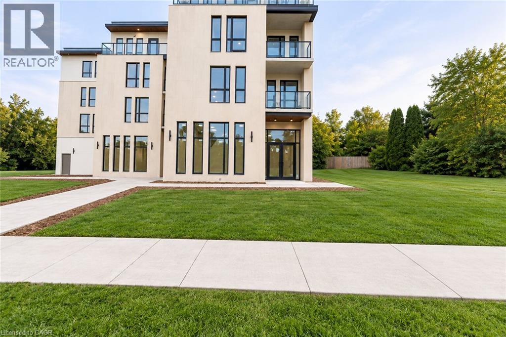 4390 HILLVIEW Drive Unit# B, Lincoln