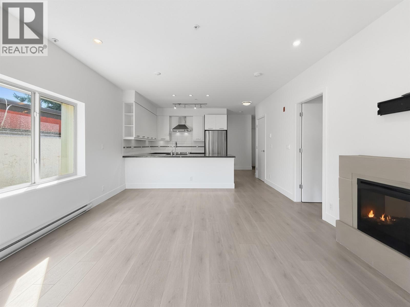 204 1273 MARINE DRIVE, North Vancouver — photo 3