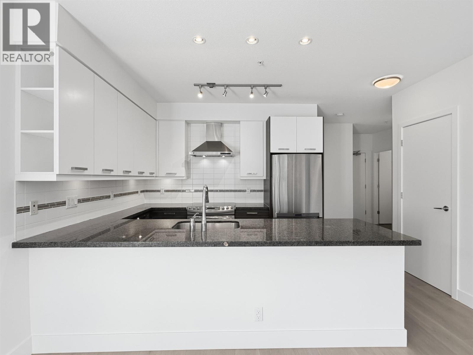 204 1273 MARINE DRIVE, North Vancouver — photo 5