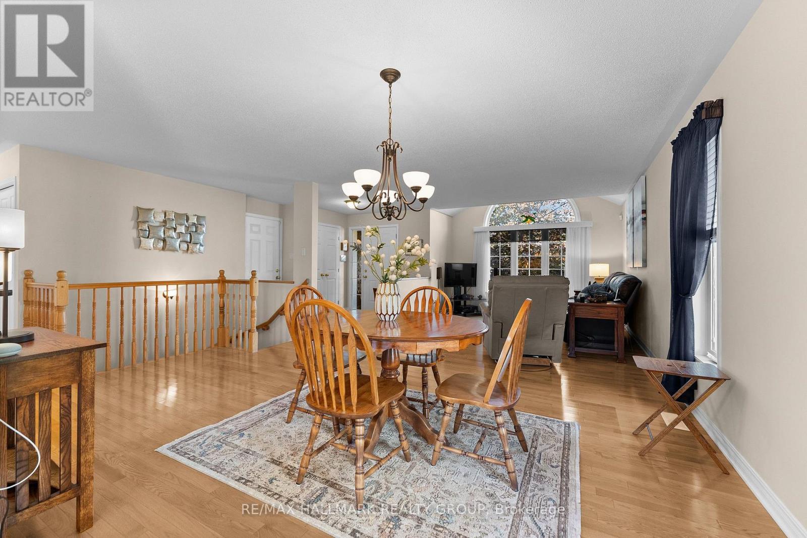 95 LLOYDALEX CRESCENT - 12