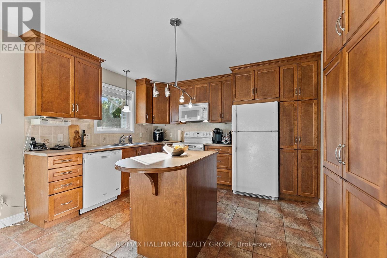 95 LLOYDALEX CRESCENT - 14