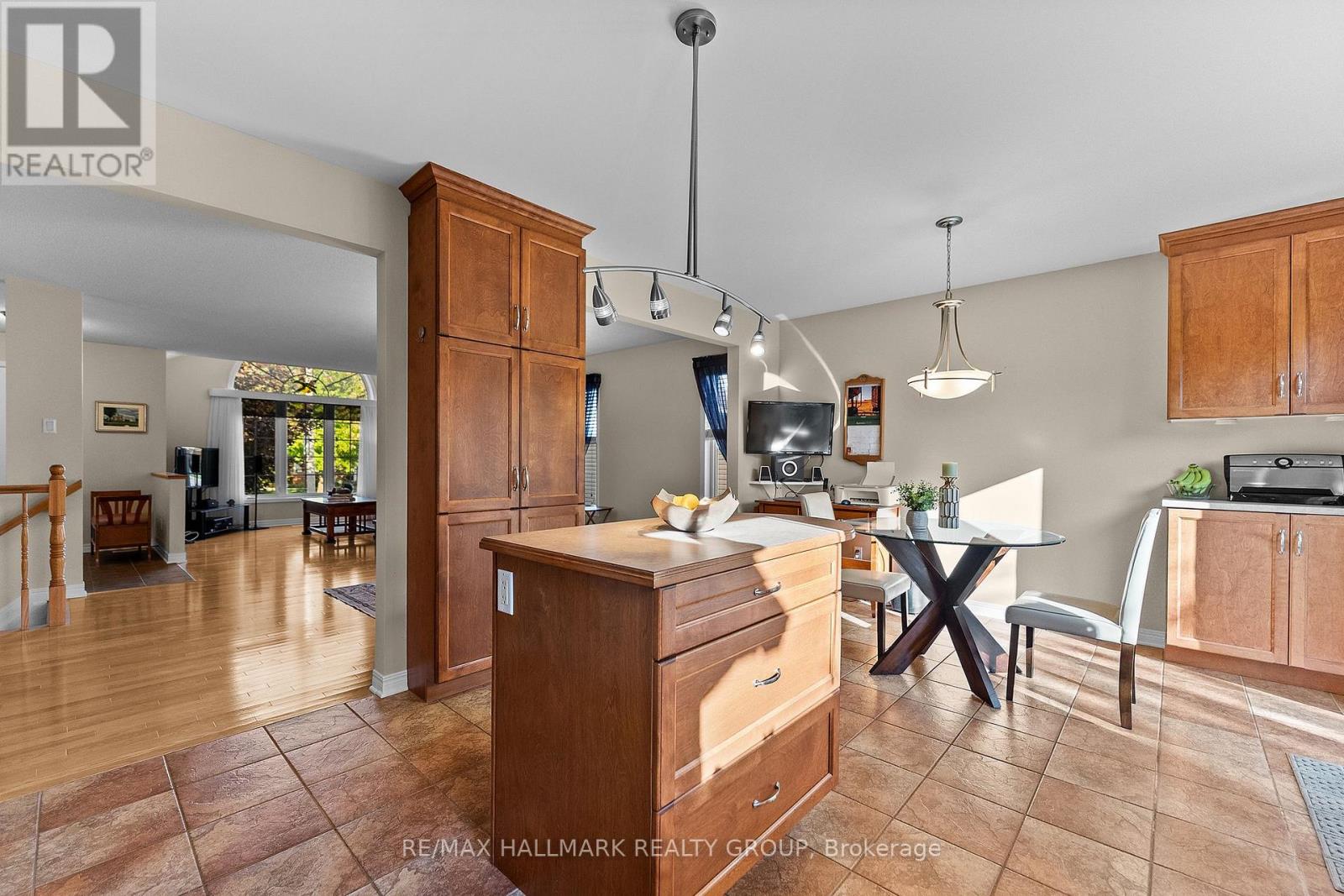 95 LLOYDALEX CRESCENT - 15