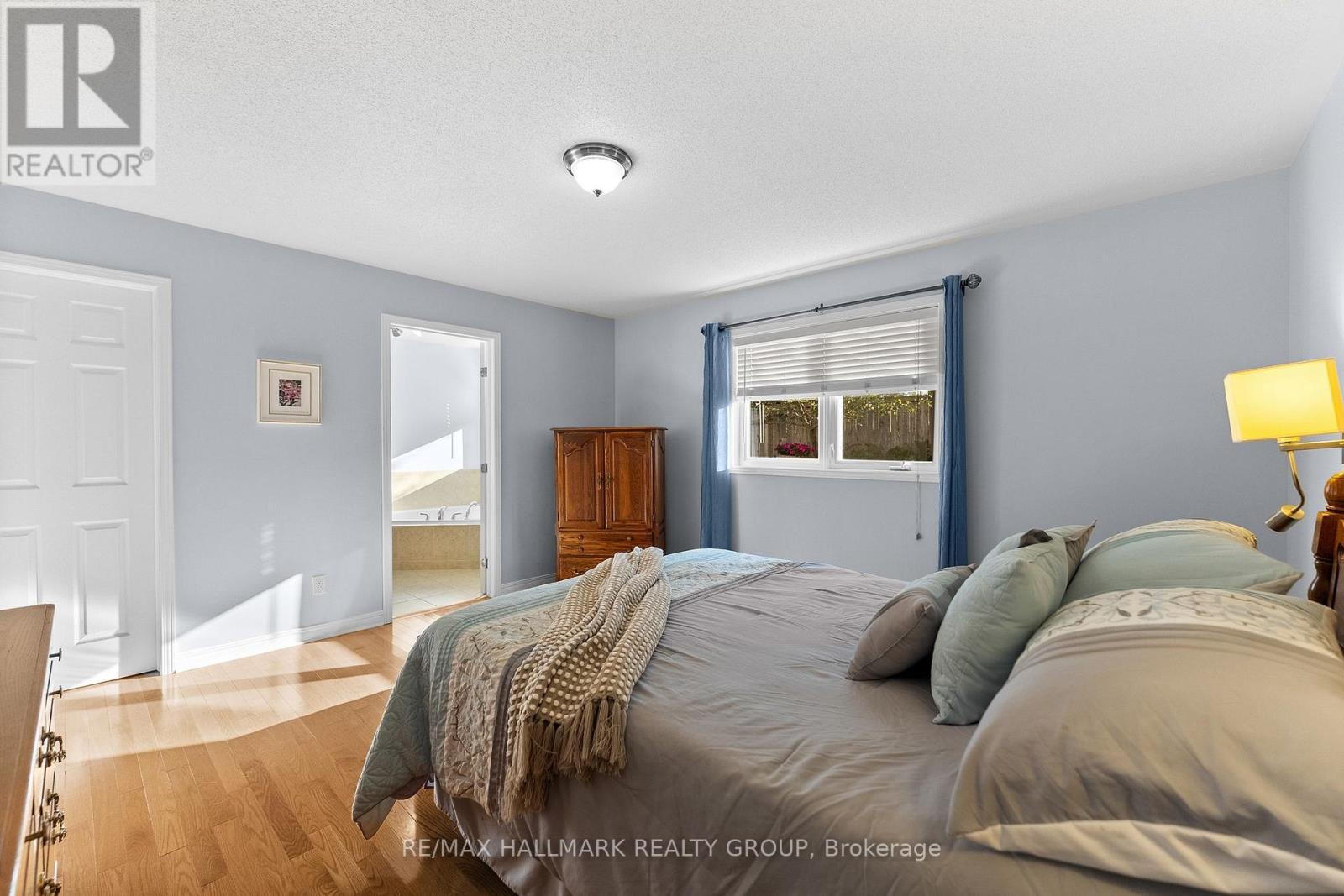 95 LLOYDALEX CRESCENT - 18