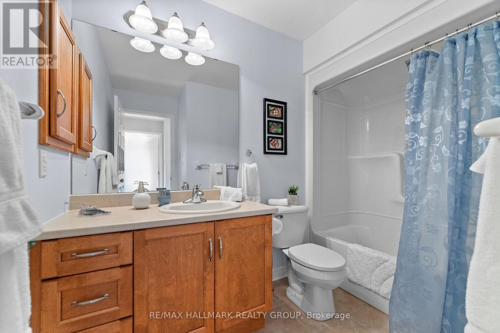 95 LLOYDALEX CRESCENT - 23