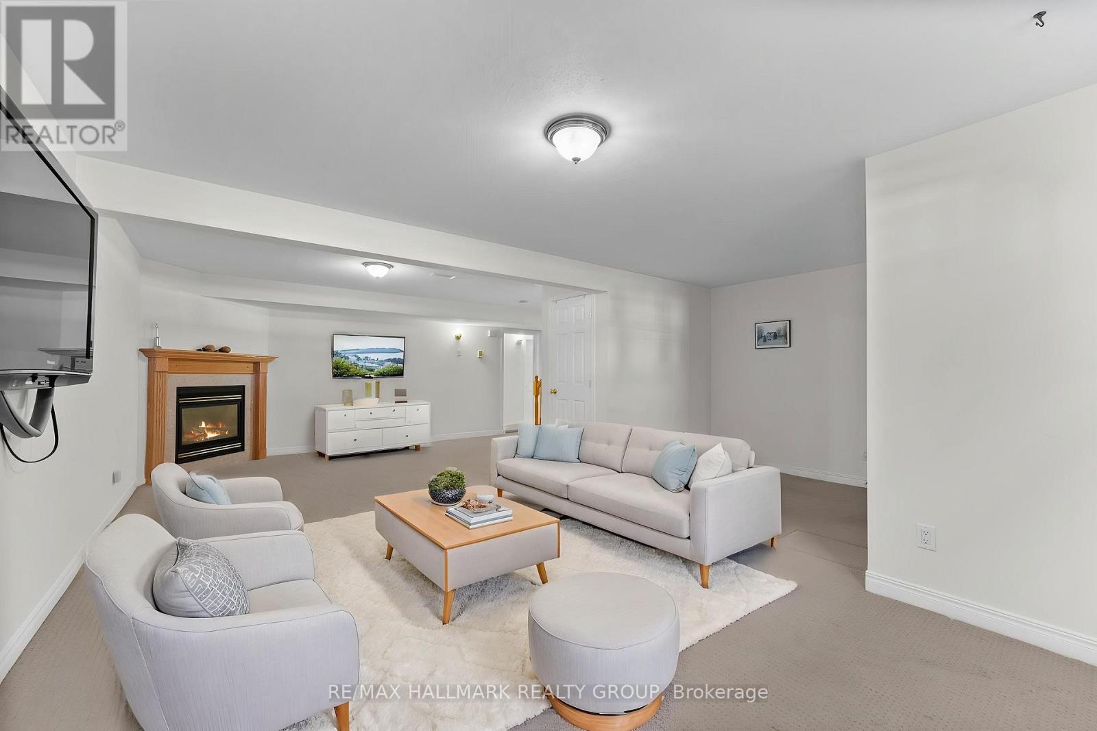 95 LLOYDALEX CRESCENT - 28