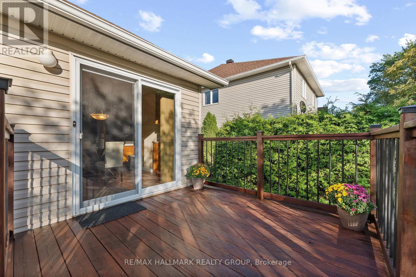 95 LLOYDALEX CRESCENT - 31