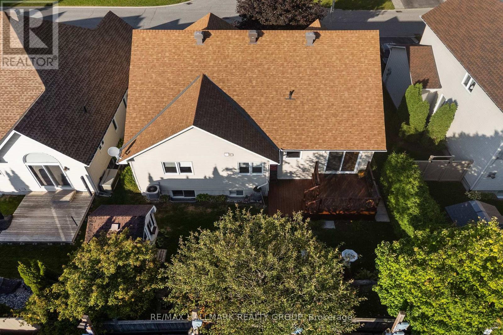 95 LLOYDALEX CRESCENT - 37