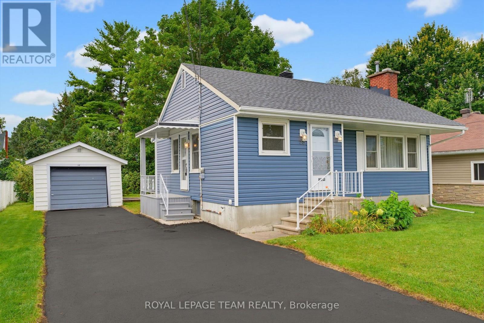 28 CATHERINE STREET, Smiths Falls — photo 2