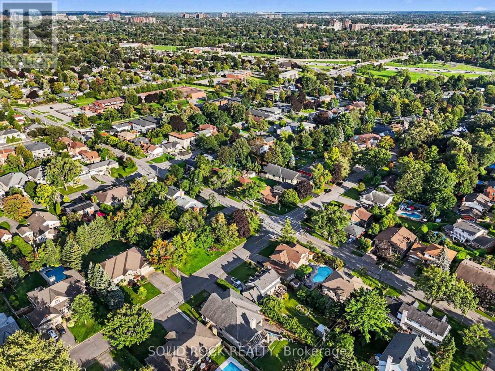 889 MOUNTAINVIEW AVENUE - Image 33