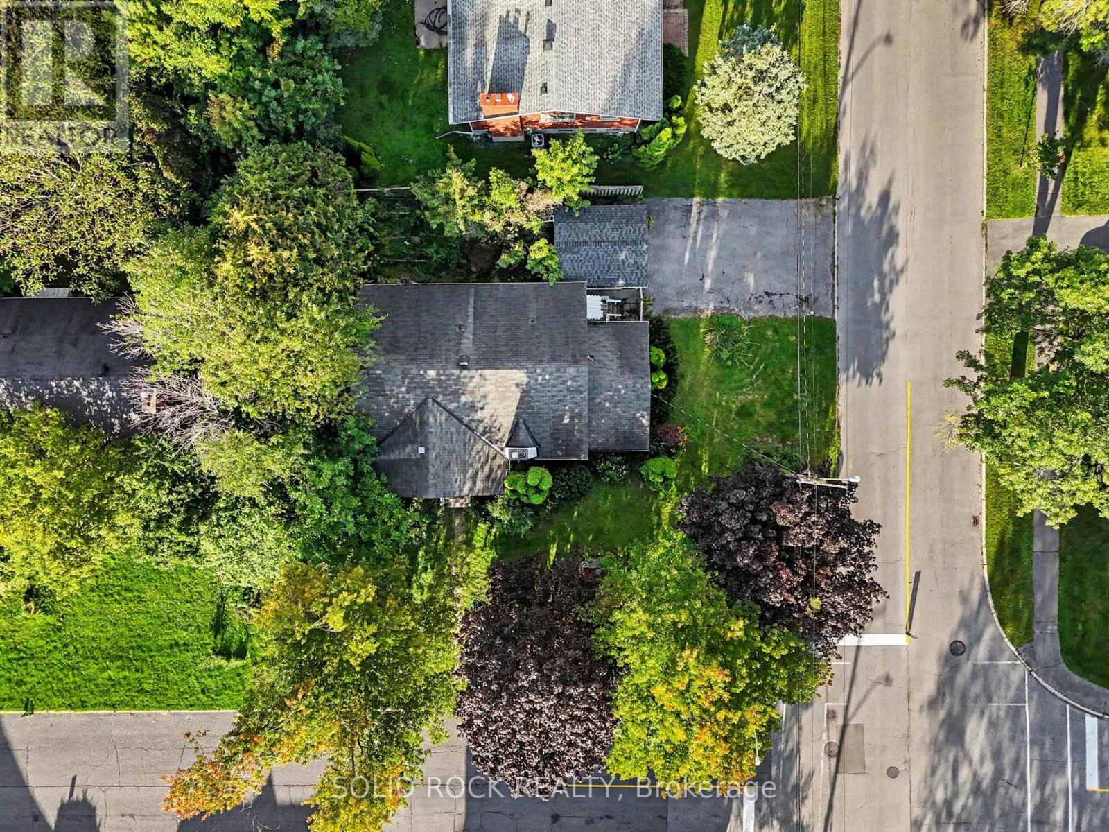 889 MOUNTAINVIEW AVENUE - Image 34