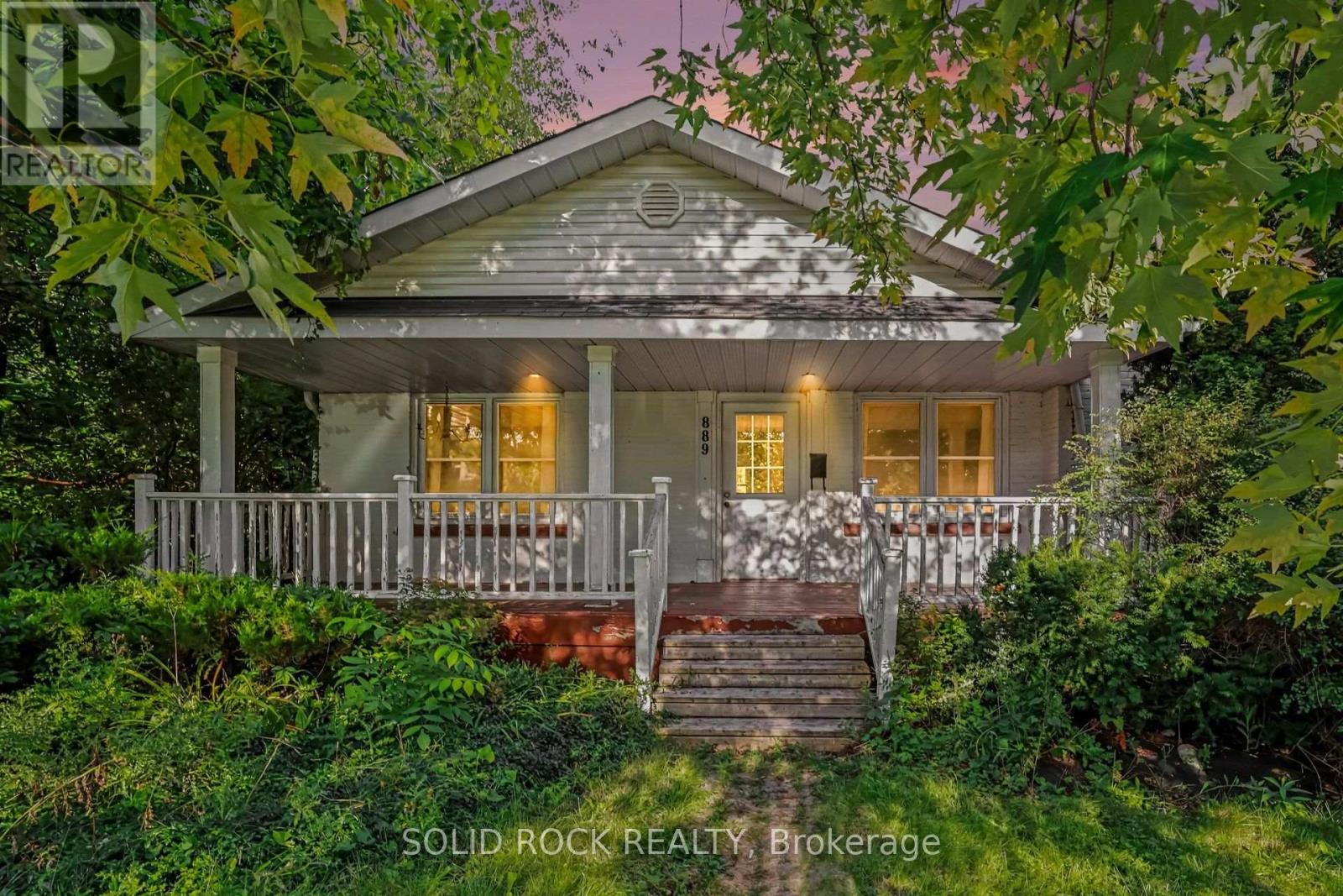 889 MOUNTAINVIEW AVENUE - 38