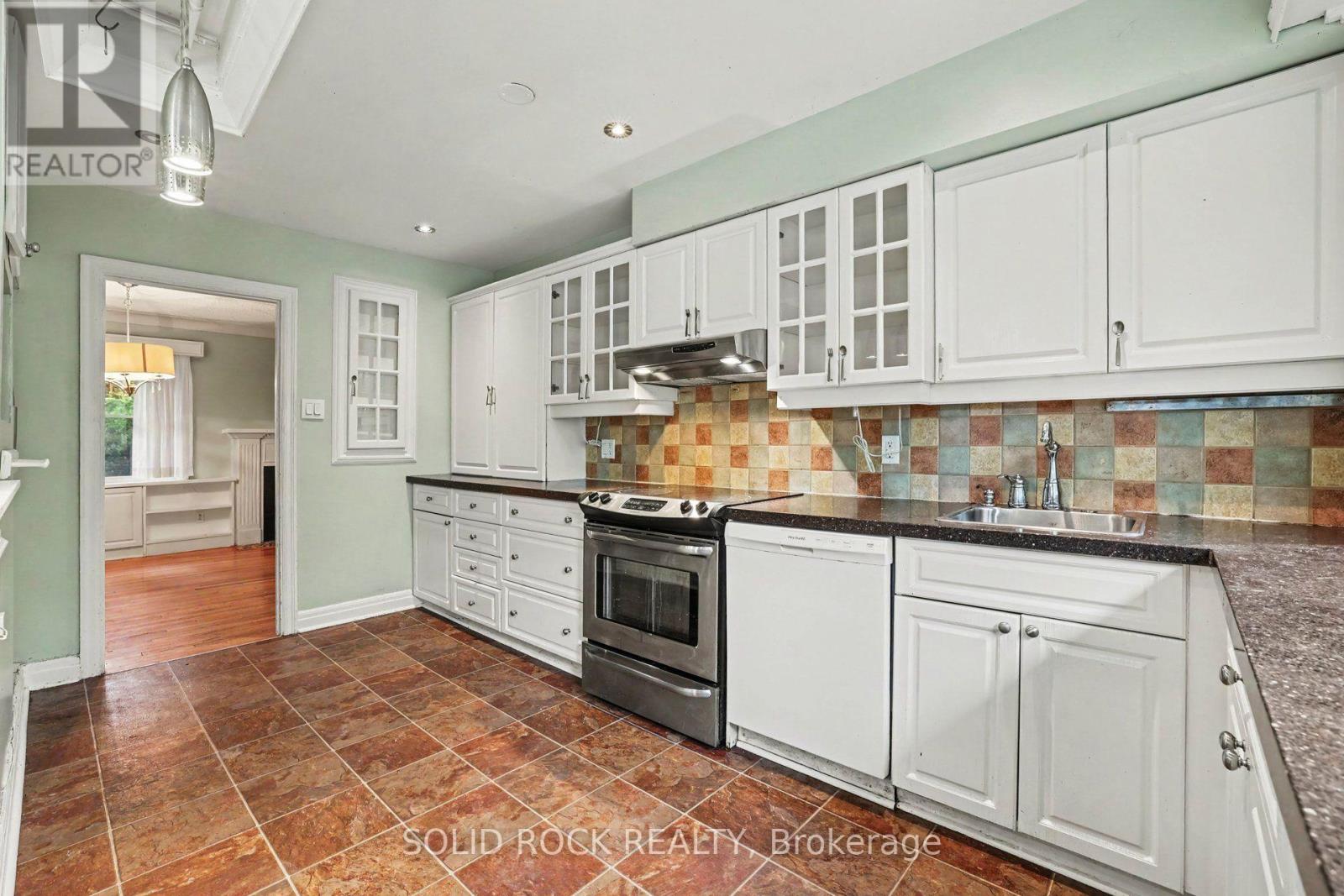889 MOUNTAINVIEW AVENUE, Ottawa — photo 7