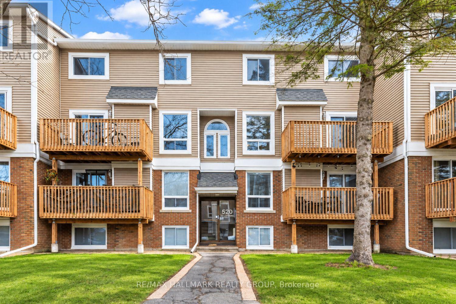 520 Fenerty Court, Katimavik condo townhome