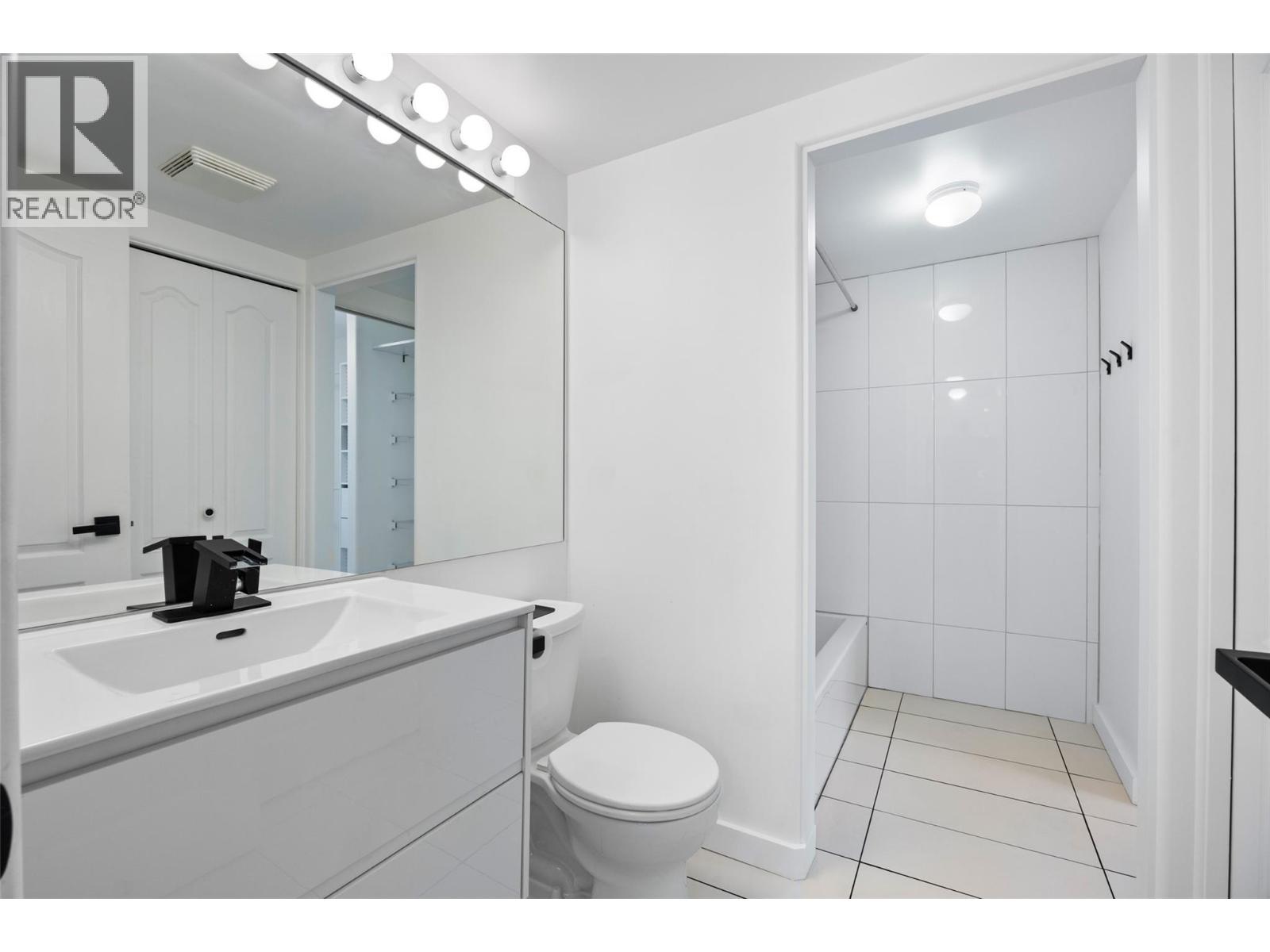 #314 554 Seymour Street - 17