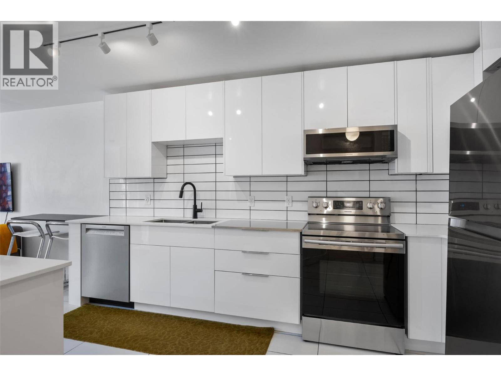#314 554 Seymour Street - 8