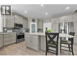Living room - 88 Westwood Road, Lumby, BC V0E2G1 Photo 17