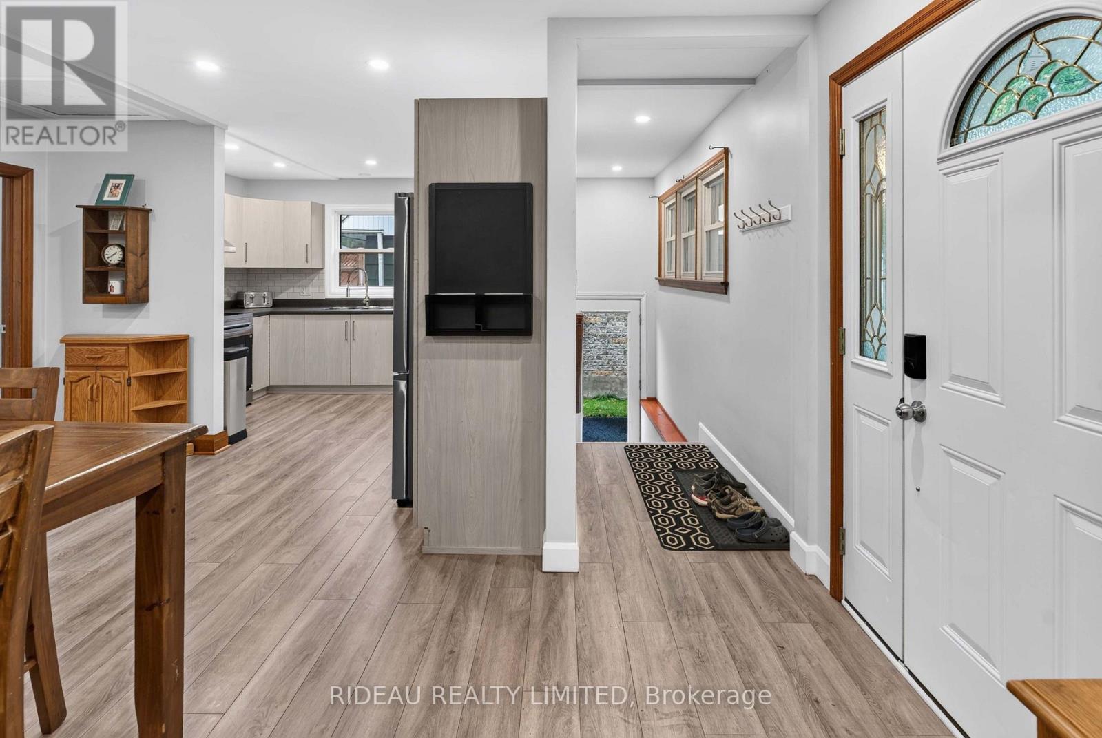 4 OTTER DRIVE - 16
