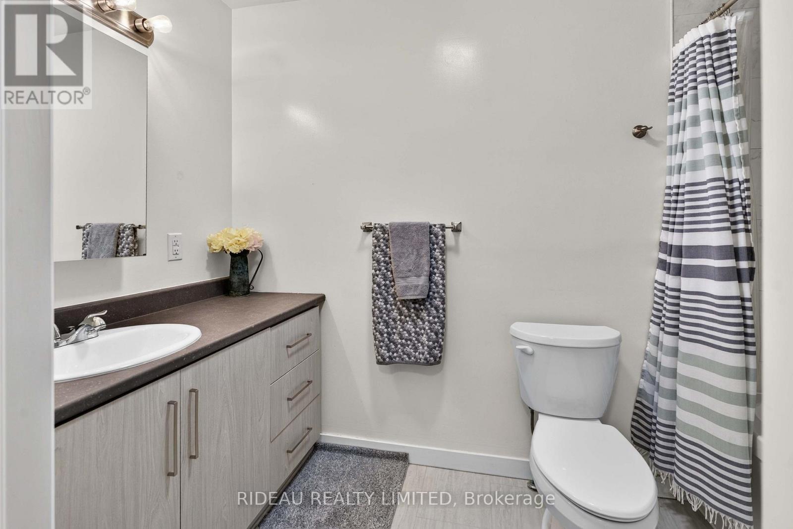 4 OTTER DRIVE - 28