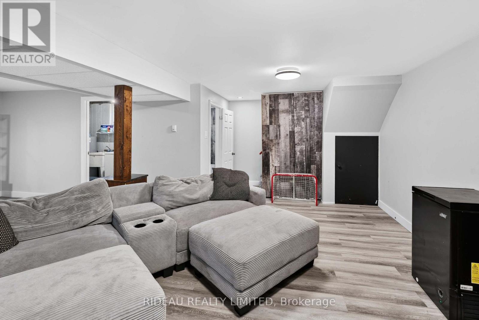 4 OTTER DRIVE - 36
