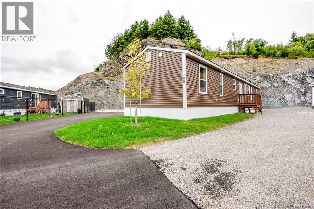100 Glen View Drive - 1