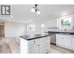 100 Glen View Drive, photo 14