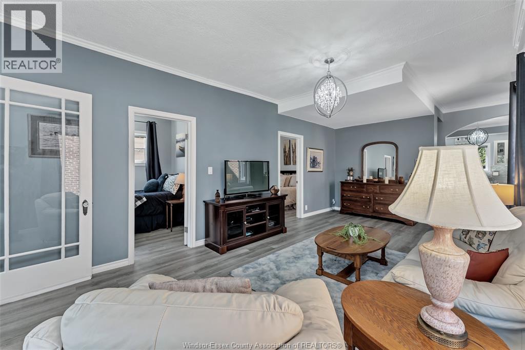 253 PIERRE AVENUE - Image 10