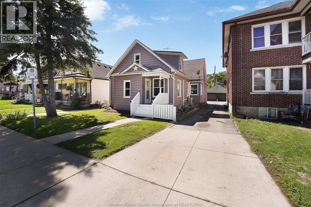 253 PIERRE AVENUE - 2