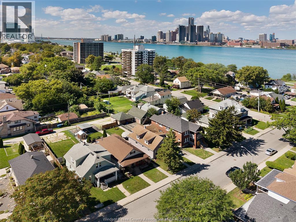 253 PIERRE AVENUE - Image 33