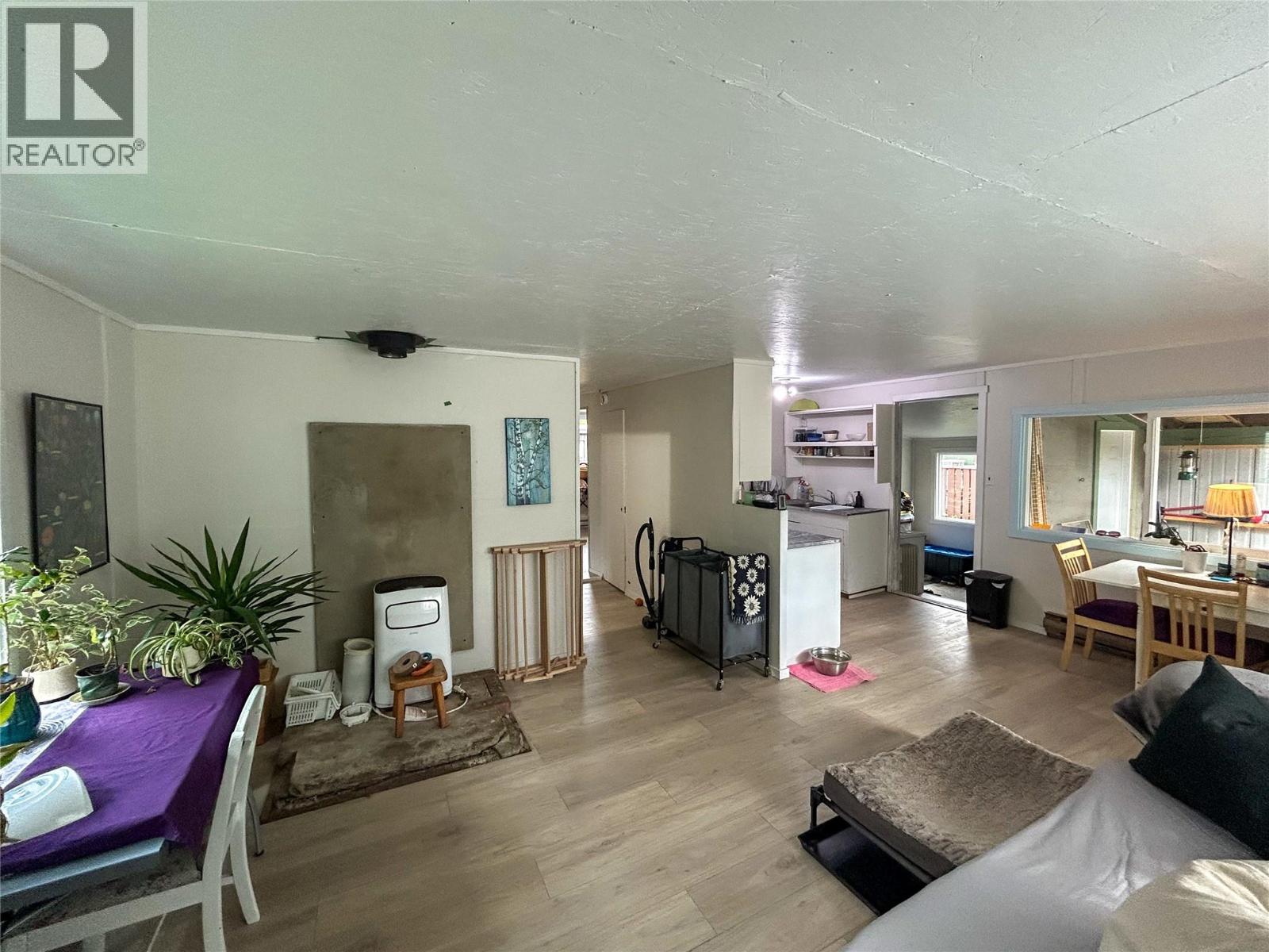  244 E Avenue, Kaslo
