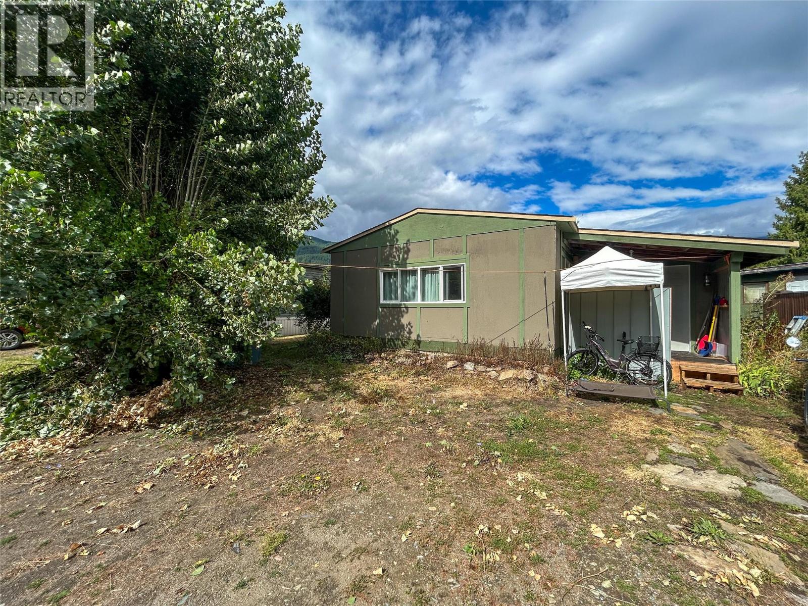  244 E Avenue, Kaslo