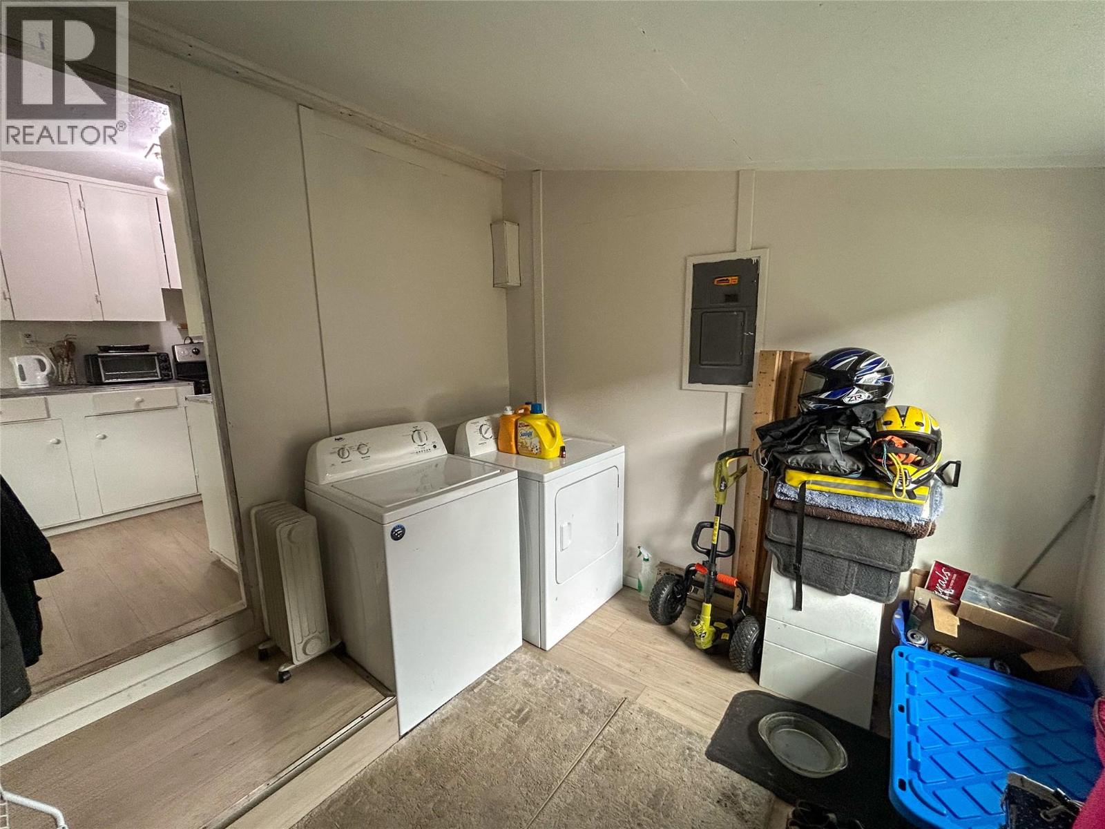  244 E Avenue, Kaslo